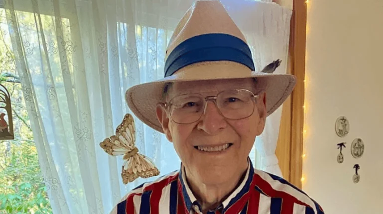 Vdes dizajneri i famshëm, Roger Sweet