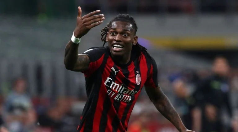 Man Utd i gatshëm t’i ofrojë tre lojtarë plus para Milanit në këmbim të Leaos