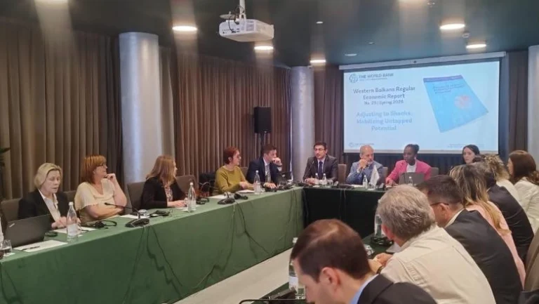 Banka Botërore: Ekonomia shqiptare e qëndrueshme, por kërkohen reforma më të shpejta